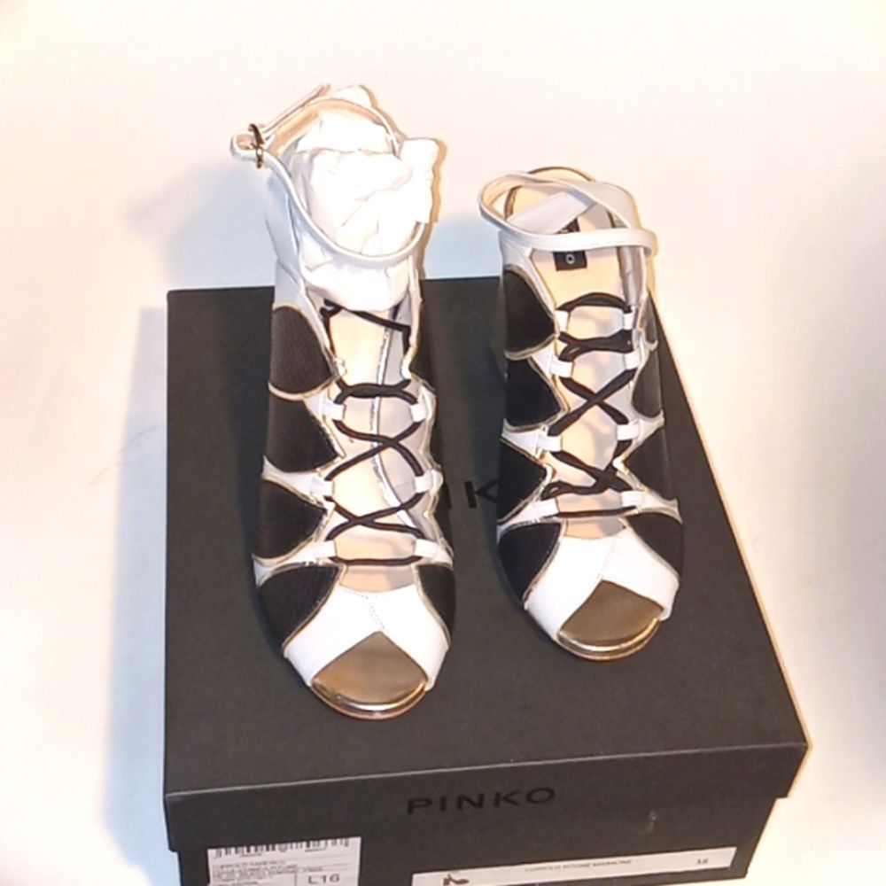 PINKO LUPPOLO BLACK AND GREY  SANDALS IN PETALS AND SILVER DETAILS